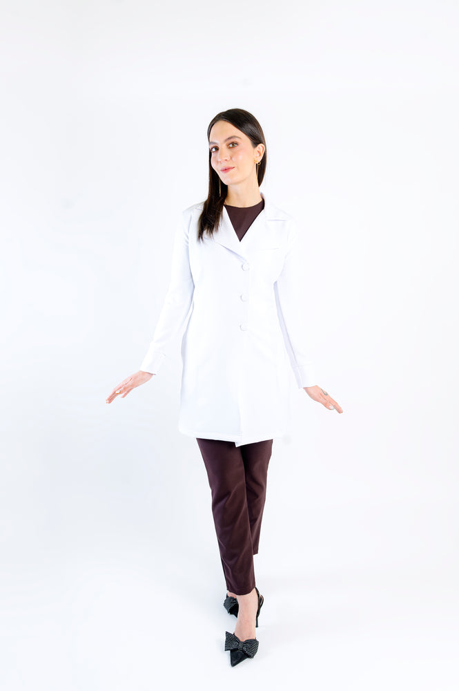 
                  
                    Bata Sofía Blanca
                  
                