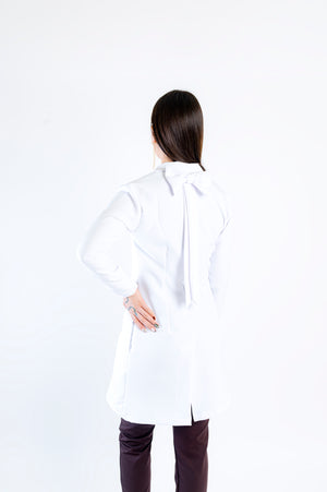 
                  
                    Bata Sofía Blanca
                  
                