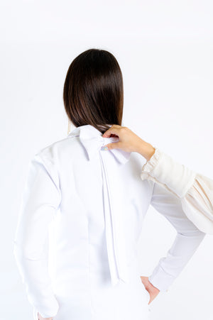 
                  
                    Bata Sofía Blanca
                  
                